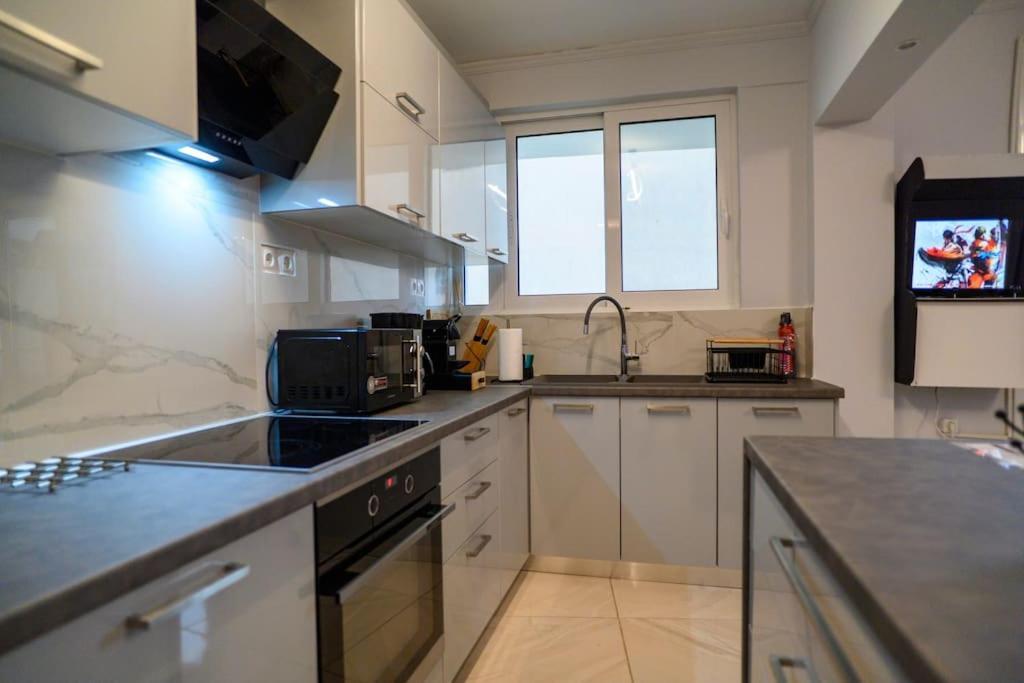 Fresh Spicy 1Bd Amusement Arcade Apartamento Atenas Exterior foto